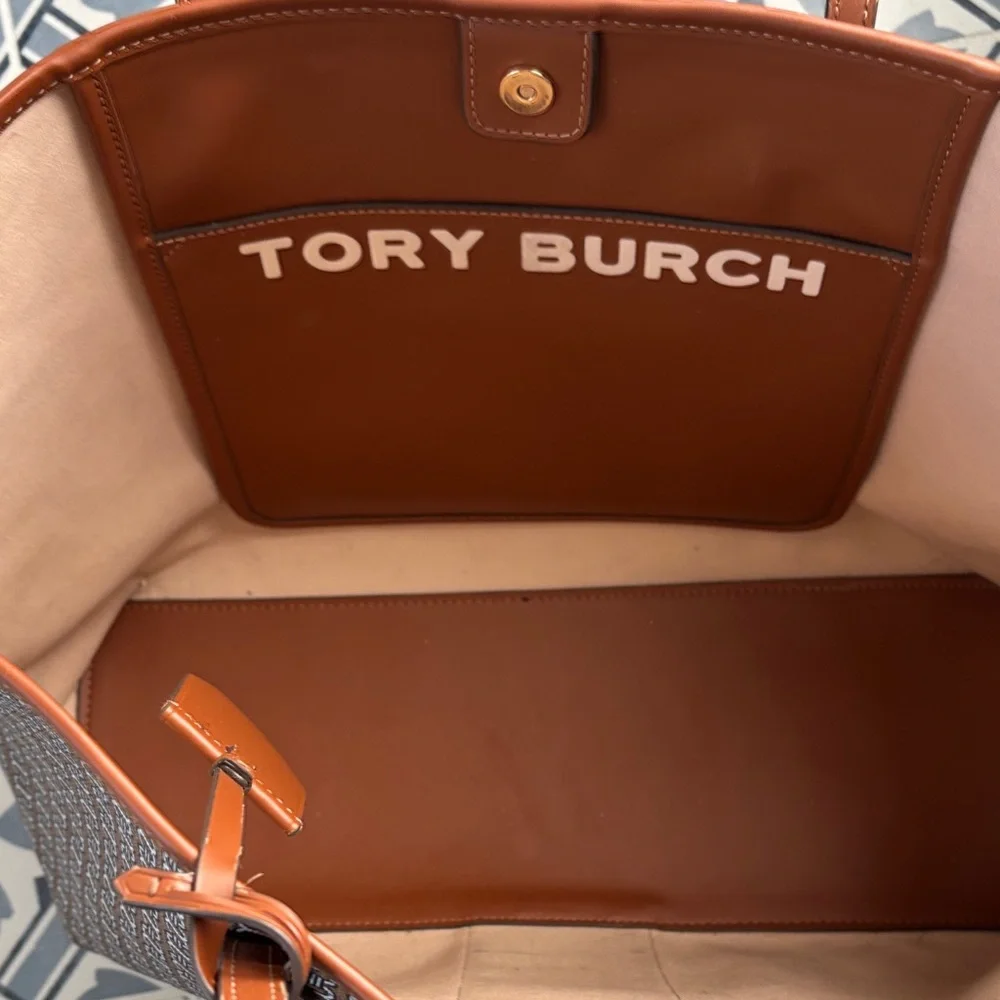 Tory Burch Tan Leather Tote - Picture 3 of 11